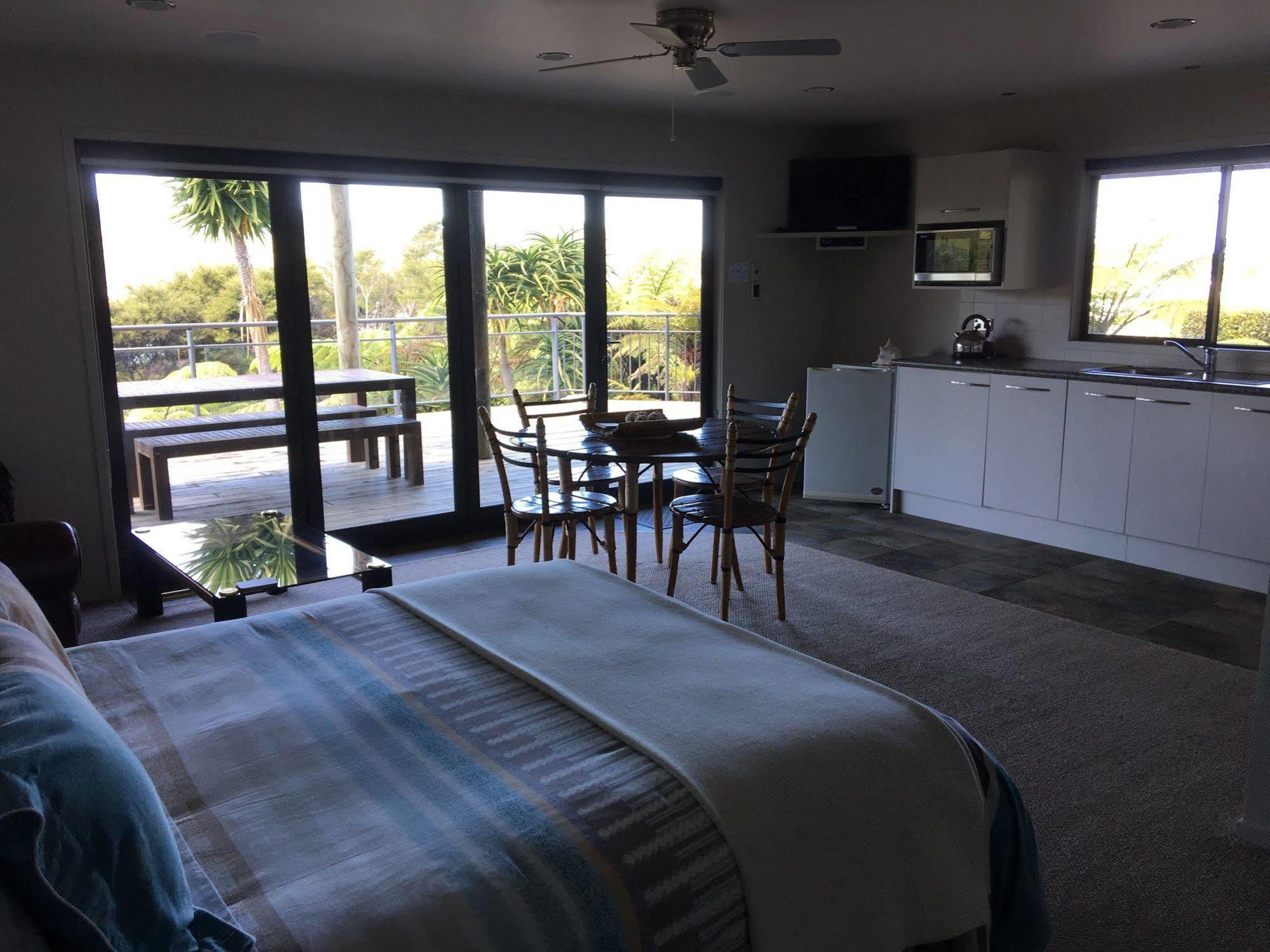 Whangamata Vistas B&B ภายนอก รูปภาพ