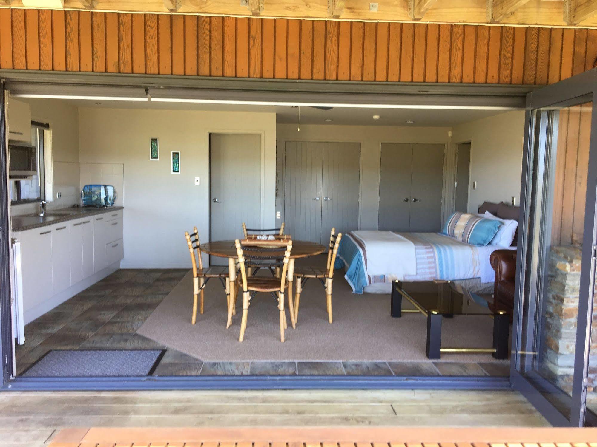 Whangamata Vistas B&B ภายนอก รูปภาพ