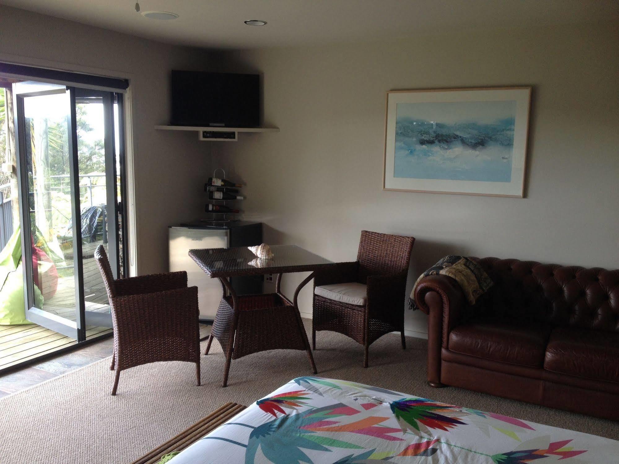Whangamata Vistas B&B ภายนอก รูปภาพ